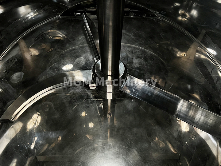 Storage & Distributing Tank